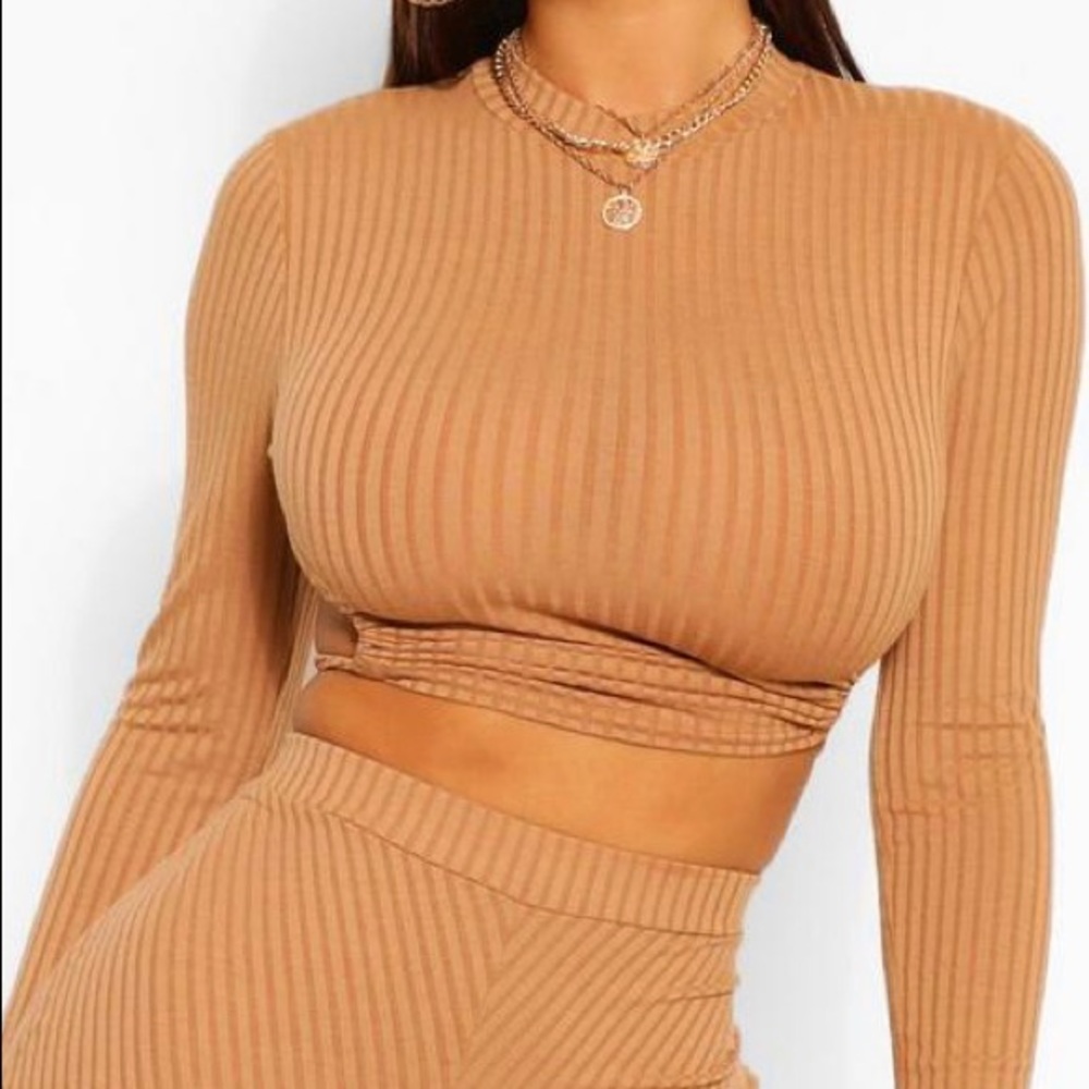 Runched Backless Crop Top